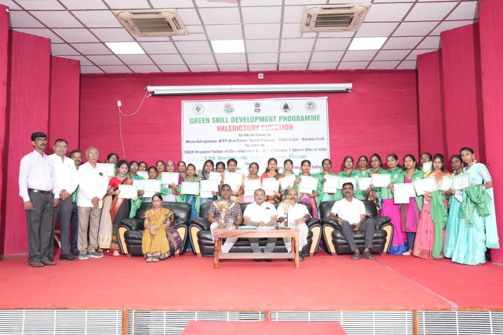 Trainees with their tools, GSDP Course completion certificate and UDYAM Registration Certificate dur